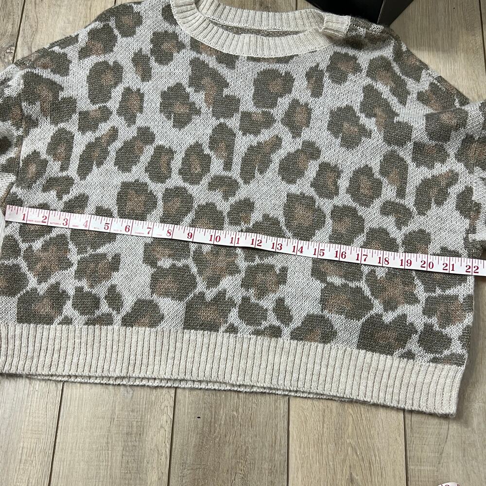 American Eagle Cropped Leopard Print Sweater Size… - image 5